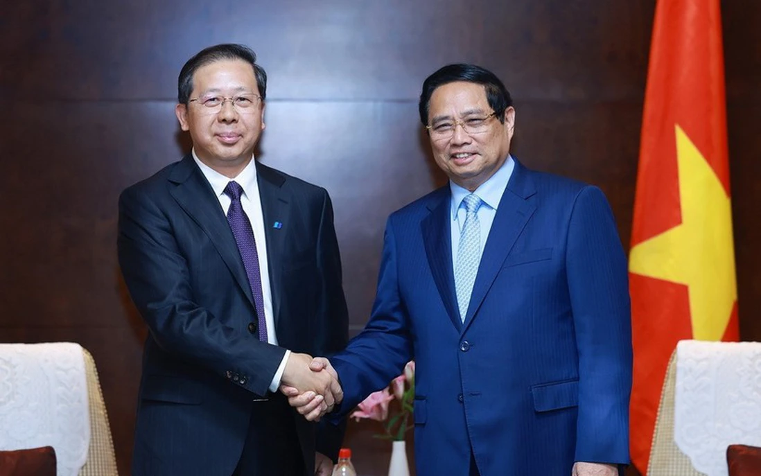 Meeting with corporate leaders